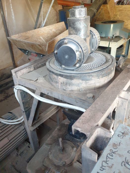 Presa peleti 22kW+ Moara rumeguș 18,5kW