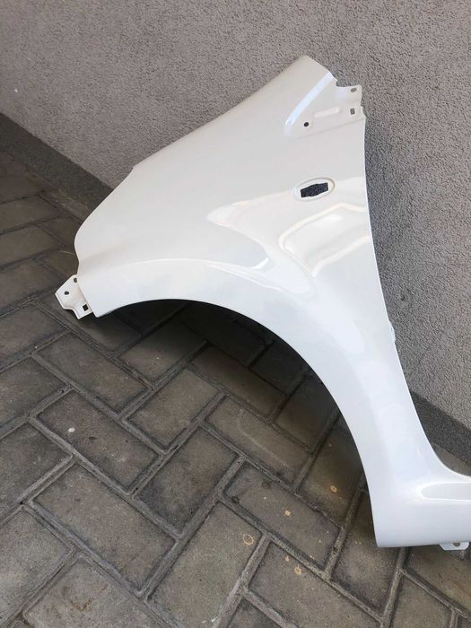 Aripa Fata Stanga Toyota Aygo 2006-2012 Vopsita Alb