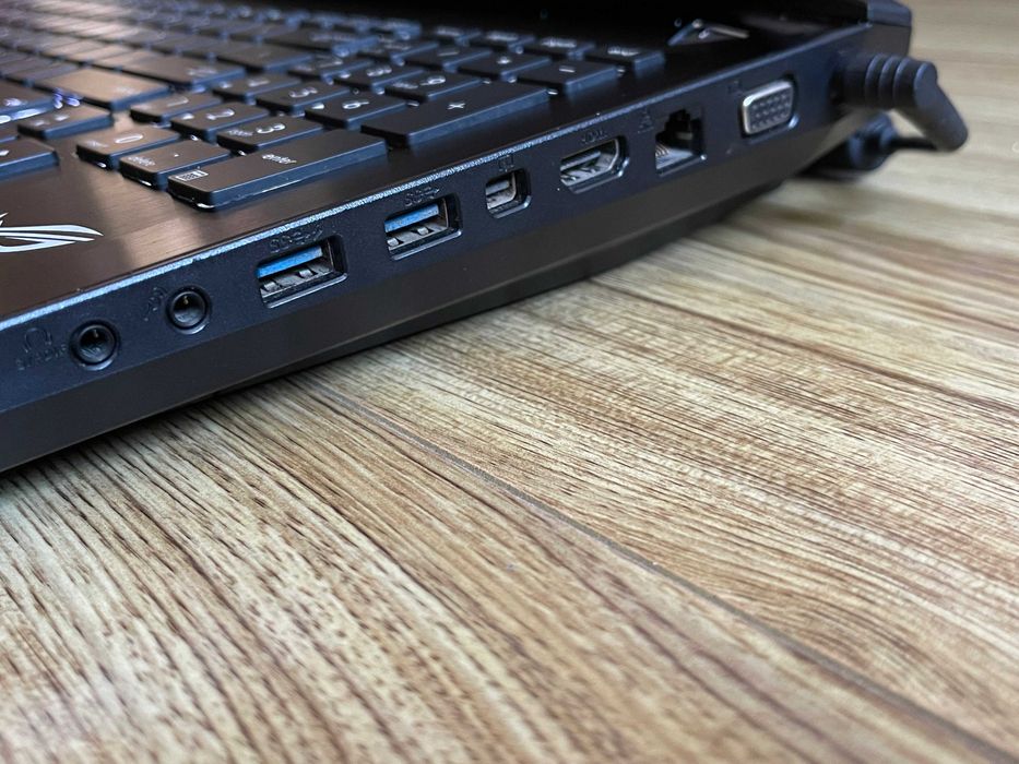 17.3 Asus Rog G750`Core i7-4700HQ/Nvidia GTX 870-192 bit/16GB RAM/128GB SSD+1TB HDD/Full HD