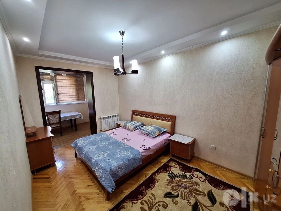 Сдаётся 3-комн метро Айбек, 70 м²