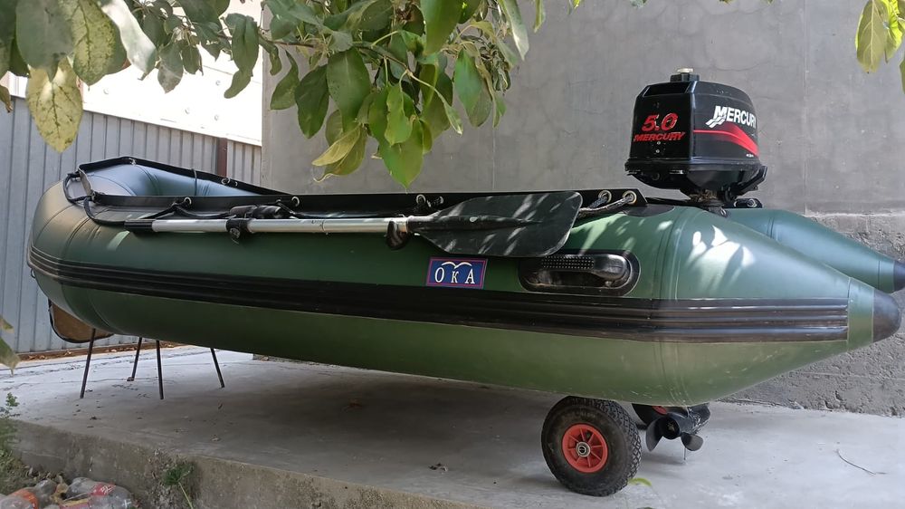 Продам лодку с мотором