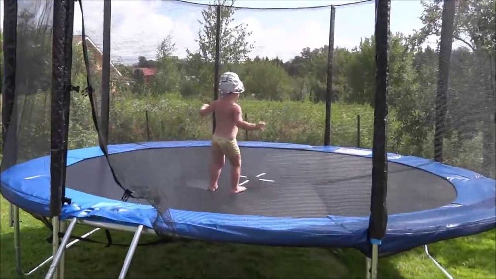 Батут 366 с защитной сеткой и лестницей