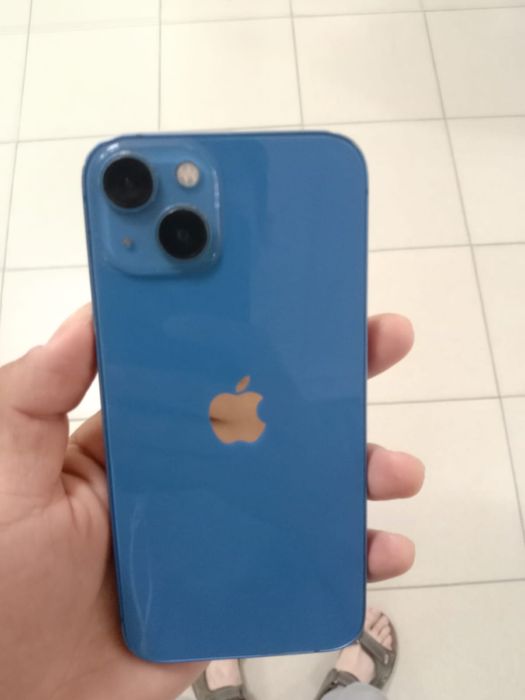 Продам iPhone 13 128 ГБ айфон 13