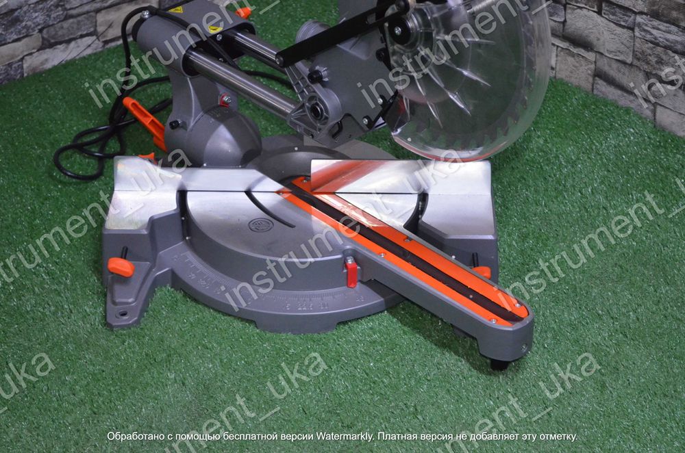 Торцовочная пила Питер углорез (ПТ255/2400)