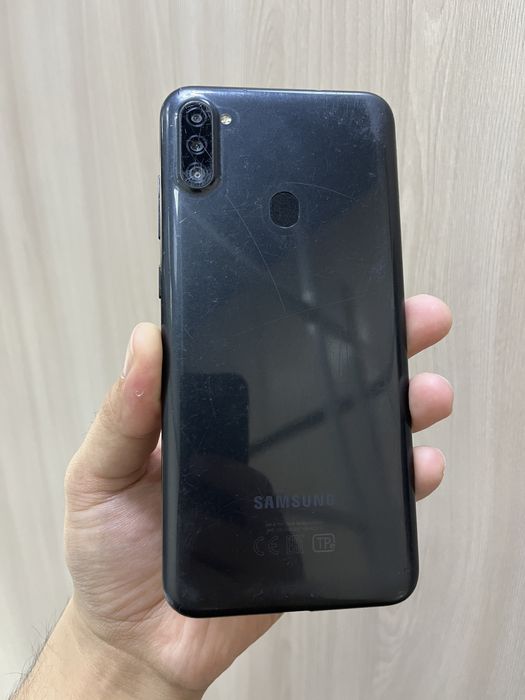 Продам Samsung A11 2/32GB