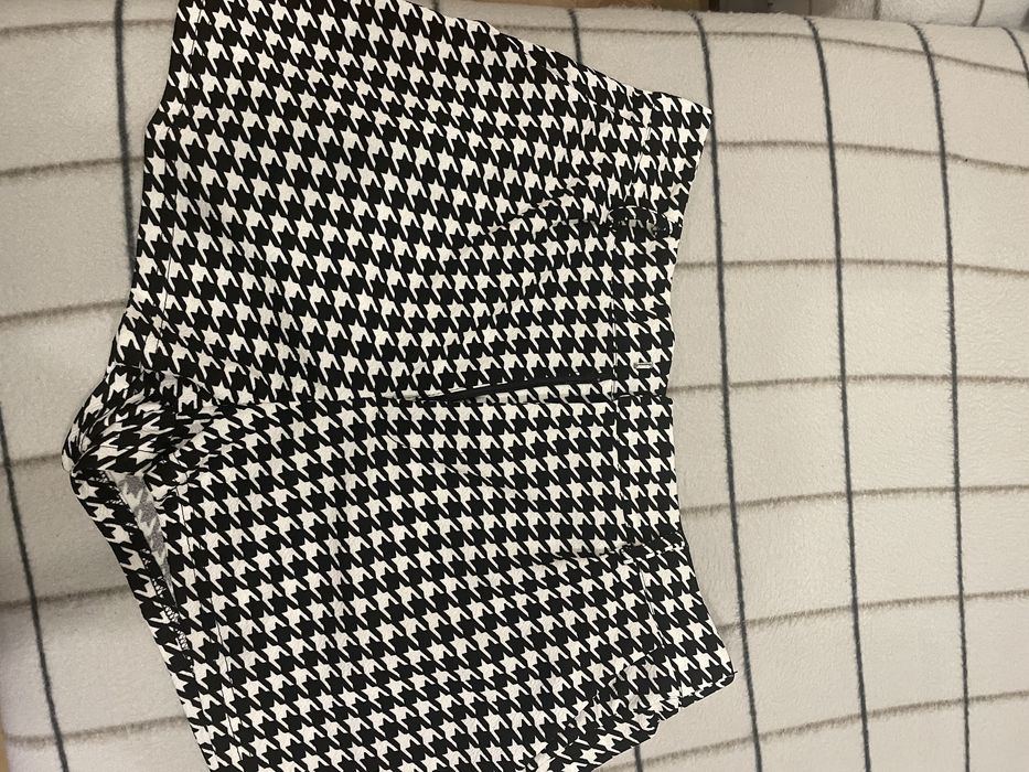 Продавам къси панталони