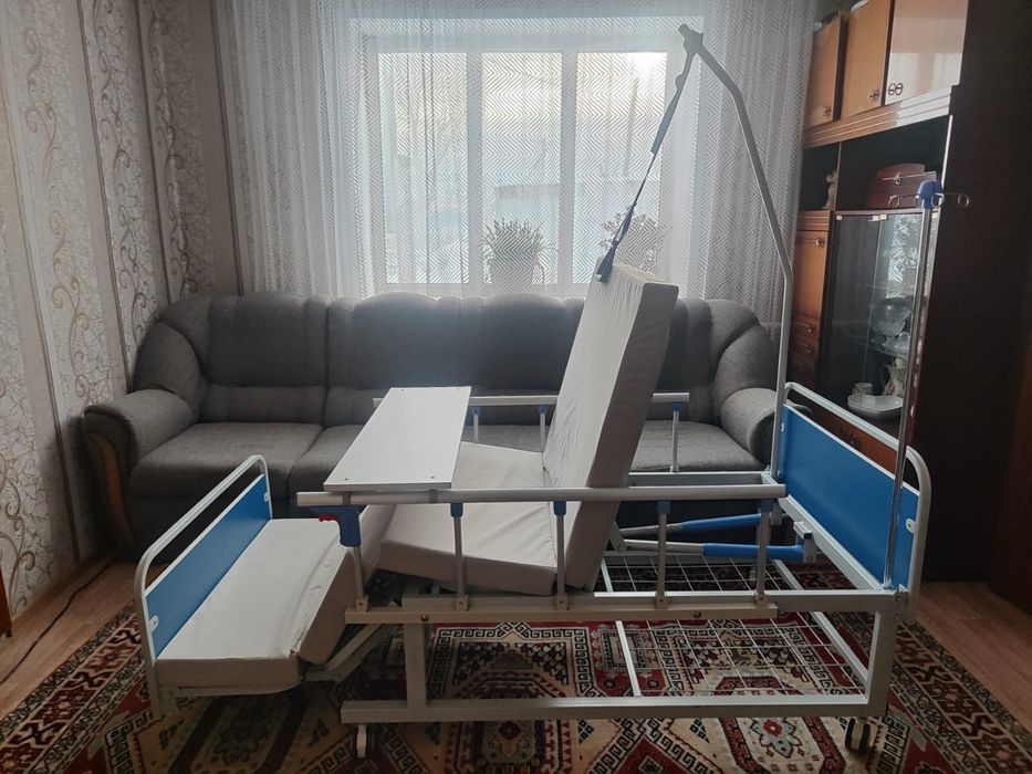 Медицинская кровать