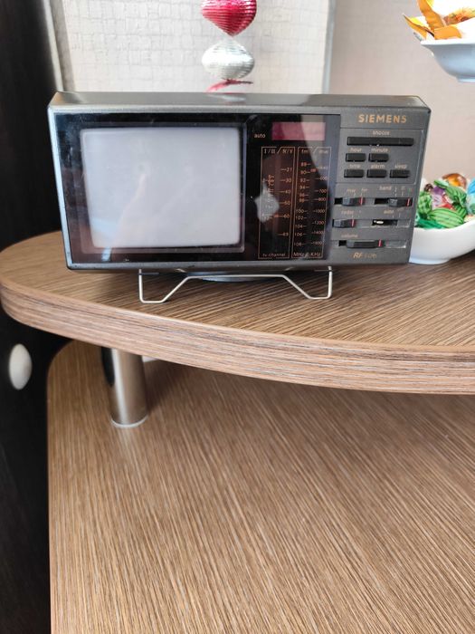 Радио с телевизор SIEMENS RF 106