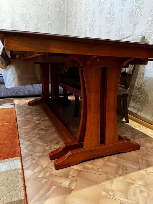 Продам стол. Хорошем состоянии.