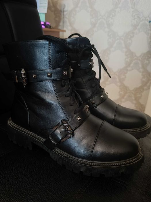 Ботинки женские р. 40