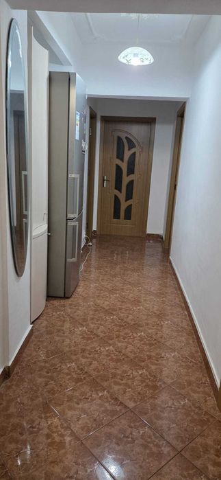Inchiriez apartament 3 camere
