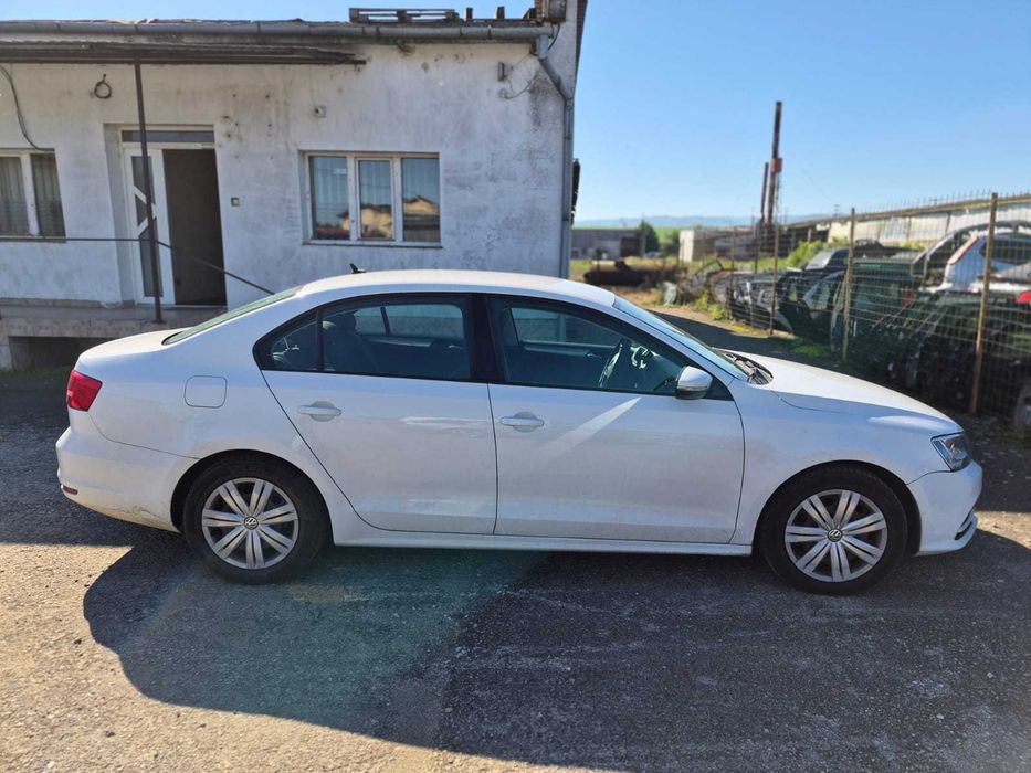 VOLKSWAGEN Jetta 2015 — imagine 4