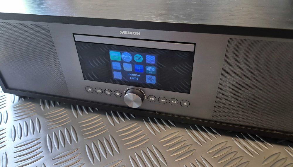 Интернет радио / CD / Bluetooth система Medion MD 44100 с вграден суб