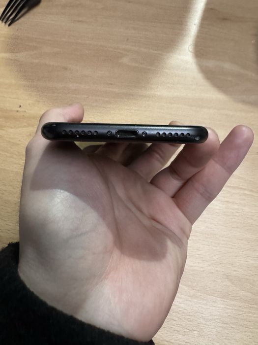 Продам Iphone 7. 32GB