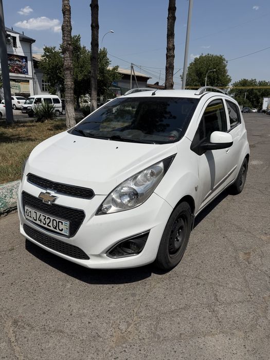 Spark mexanika 2 pazitsa 2011 yil Oq rang holati yaxshi tayor