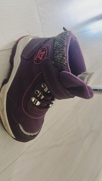 Продам детские ботинки