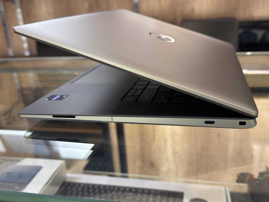 DELL Precision 5680 Core i9-13900H ram 32 ssd 1Tb  RTX 2000 8gb