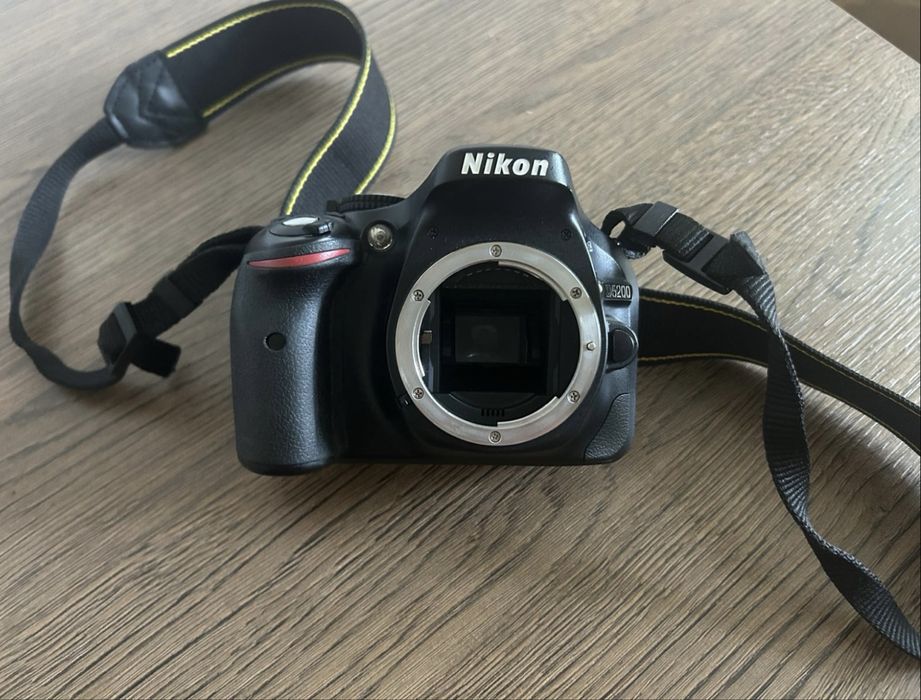 Nikon d5200 body
