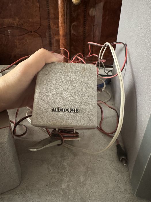 г. Акустическая система Microlab M-1700 — сабвуфер