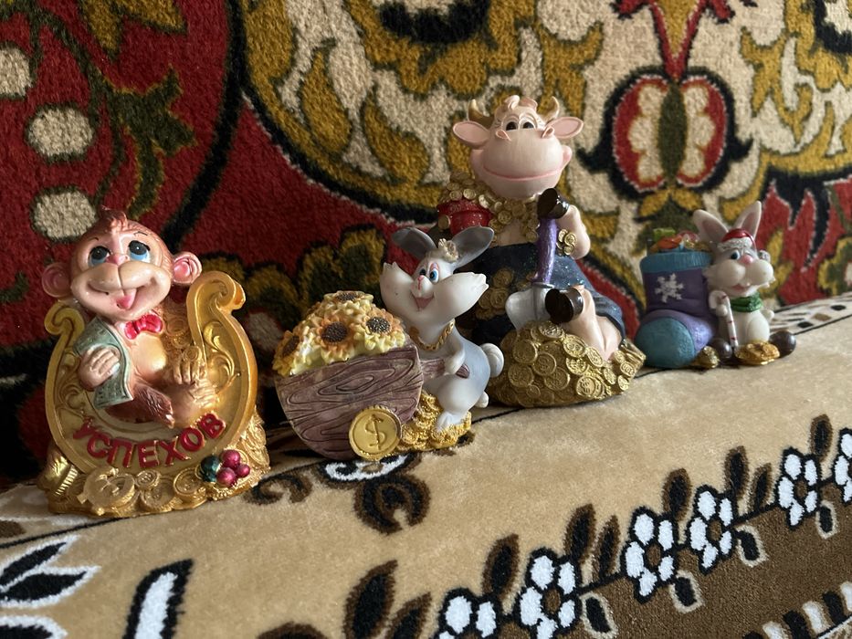 Статуэтки копилки
