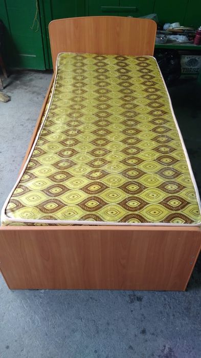 Продам односпальную кровать