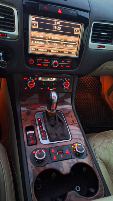 VW Touareg 3.0 TDI V6, CAS 240 к.с. , 60 броя на части