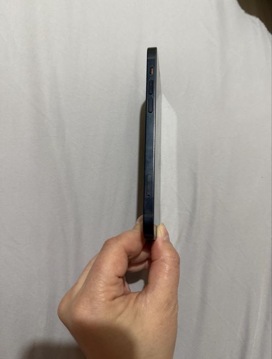 Телефон Iphone 12