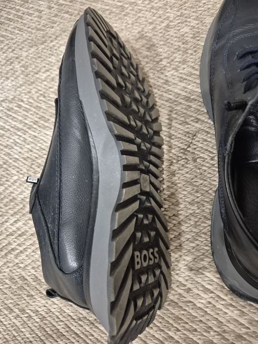 Продам кроссовки кожаные