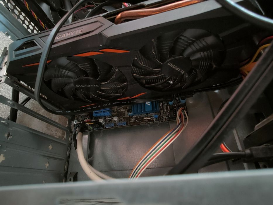 Видеокарта GIGABYTE  gtx 1050TI