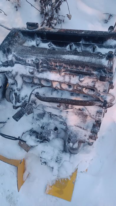 Продам двигатель на запчасти