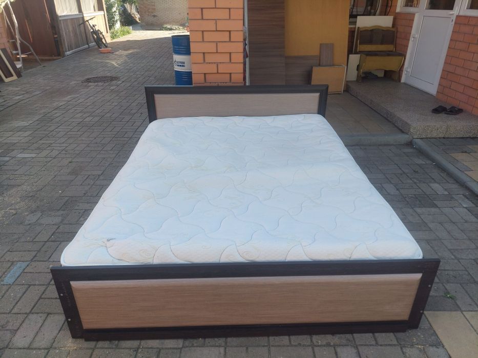 Продам двухспальная кровать