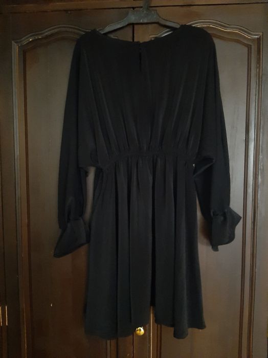 Срочно продам новые и б/у платья