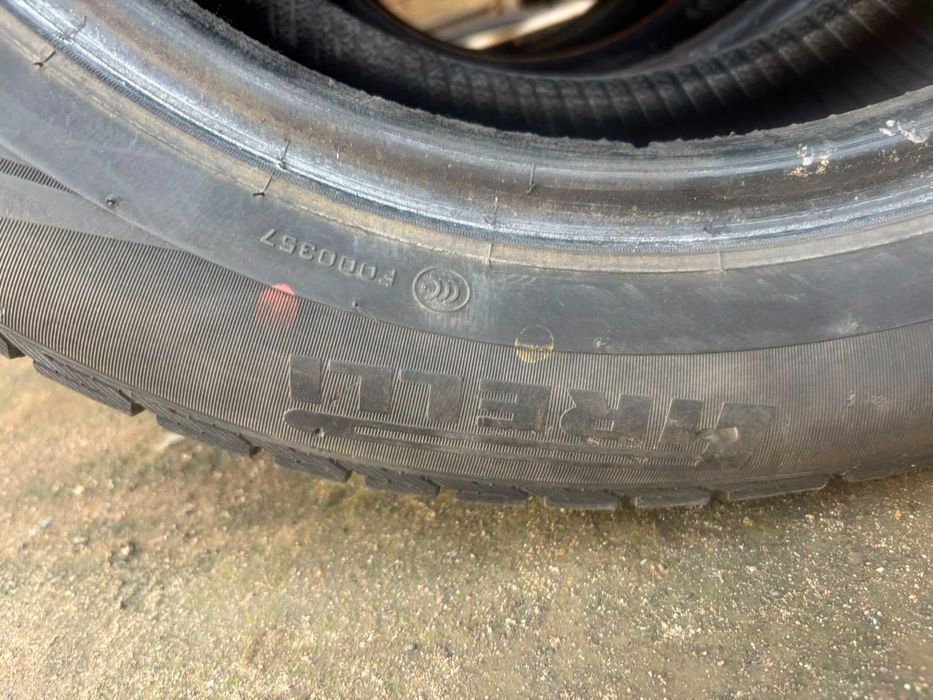 Зимние шины 215/60 R16
