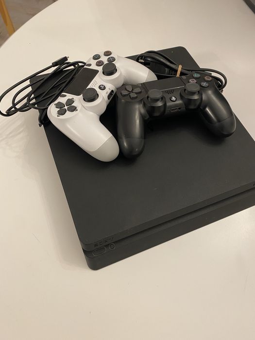 PS 4 Slim  perfecta stare