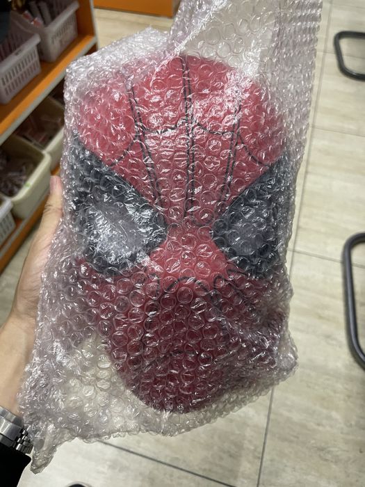 Spiderman maskasi ruchnoyligi