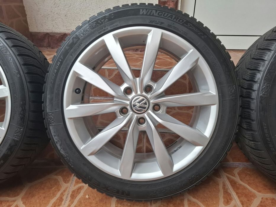 Set 4 Jante Aliaj VW Golf 7 R-Line Dijon R17 + Anvelope Iarnă Nexen 225/45 R17 DOT 2022 (Profil 6.5-7mm)