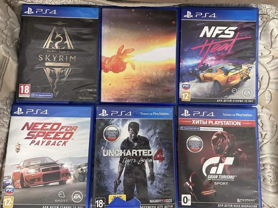 PS5+2 джостика+54 диска Обмен на Айфон