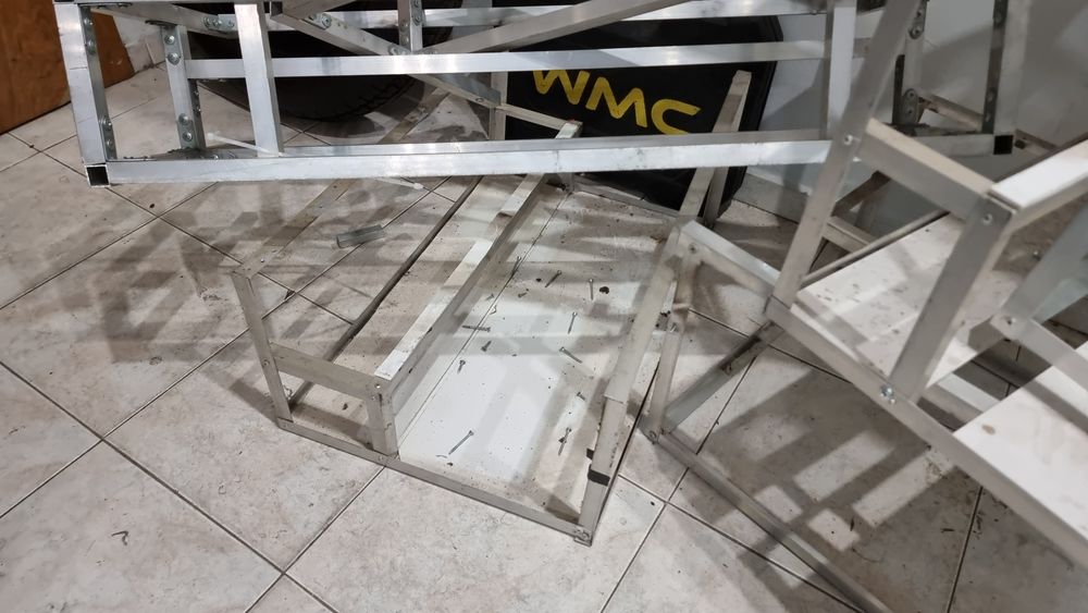 Стойки за компютър, сървър, майнинг риг