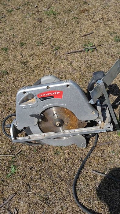 пчелка циркулярка Интерскол