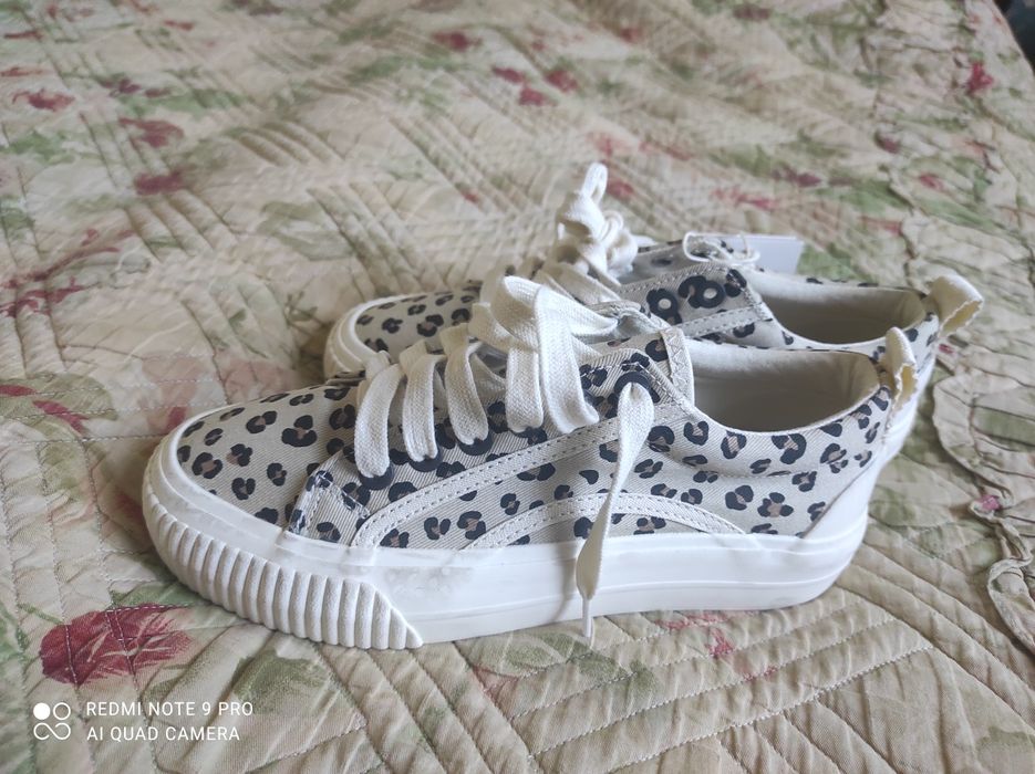 Кроссовки-мокасы  Зара