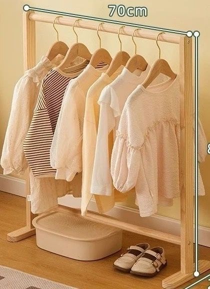 Деревянная стойка вешелка