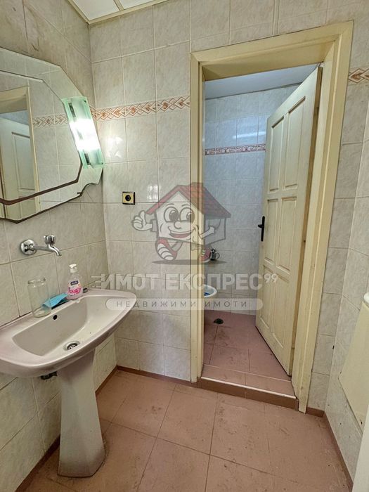 Дава се под наем Офис в Асеновград - 80 кв.м за 255 € - Снимка #7