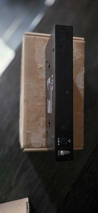 Router Ubiquiti Gigabit EdgeRouter ERPoe-5 (NU STIU DACA ESTE FUNCTIONAL SAU DEFECT)