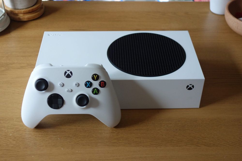 Продается Xbox Series S