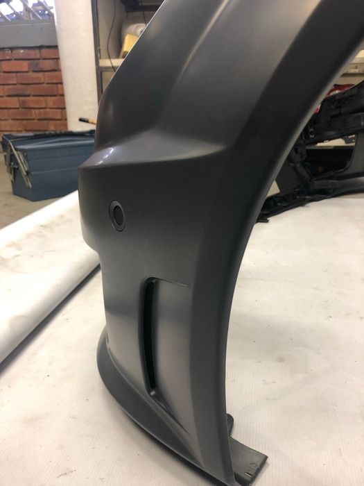 W204 Предна броня C63 AMG Led светлини решетки