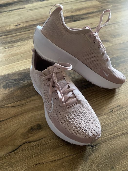 Дамски маратонки Nike