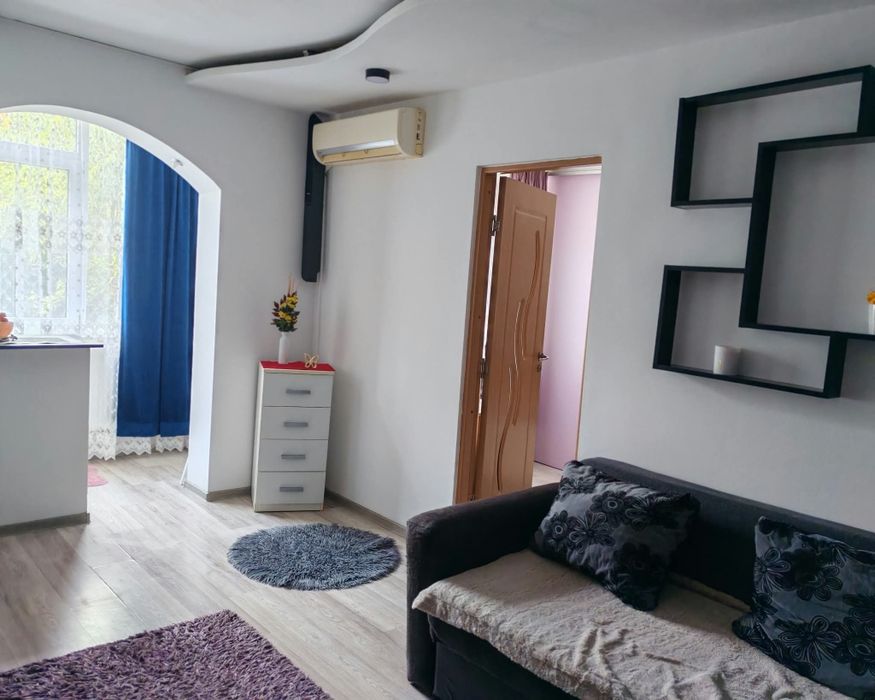 Închiriez apartament
