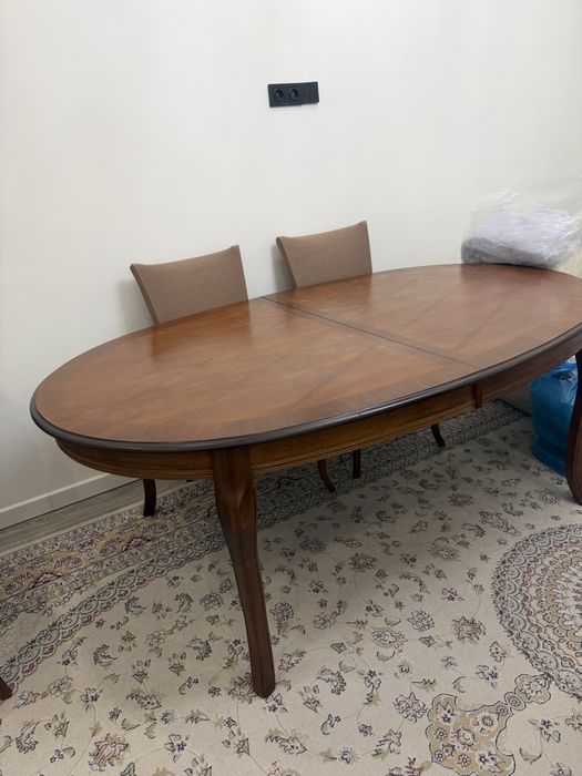 Стол со стульями