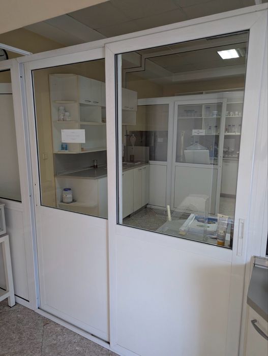 Офис мебели — пълно обзавеждане, отлично състояние