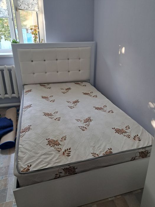 Продам кровать полуторка новая